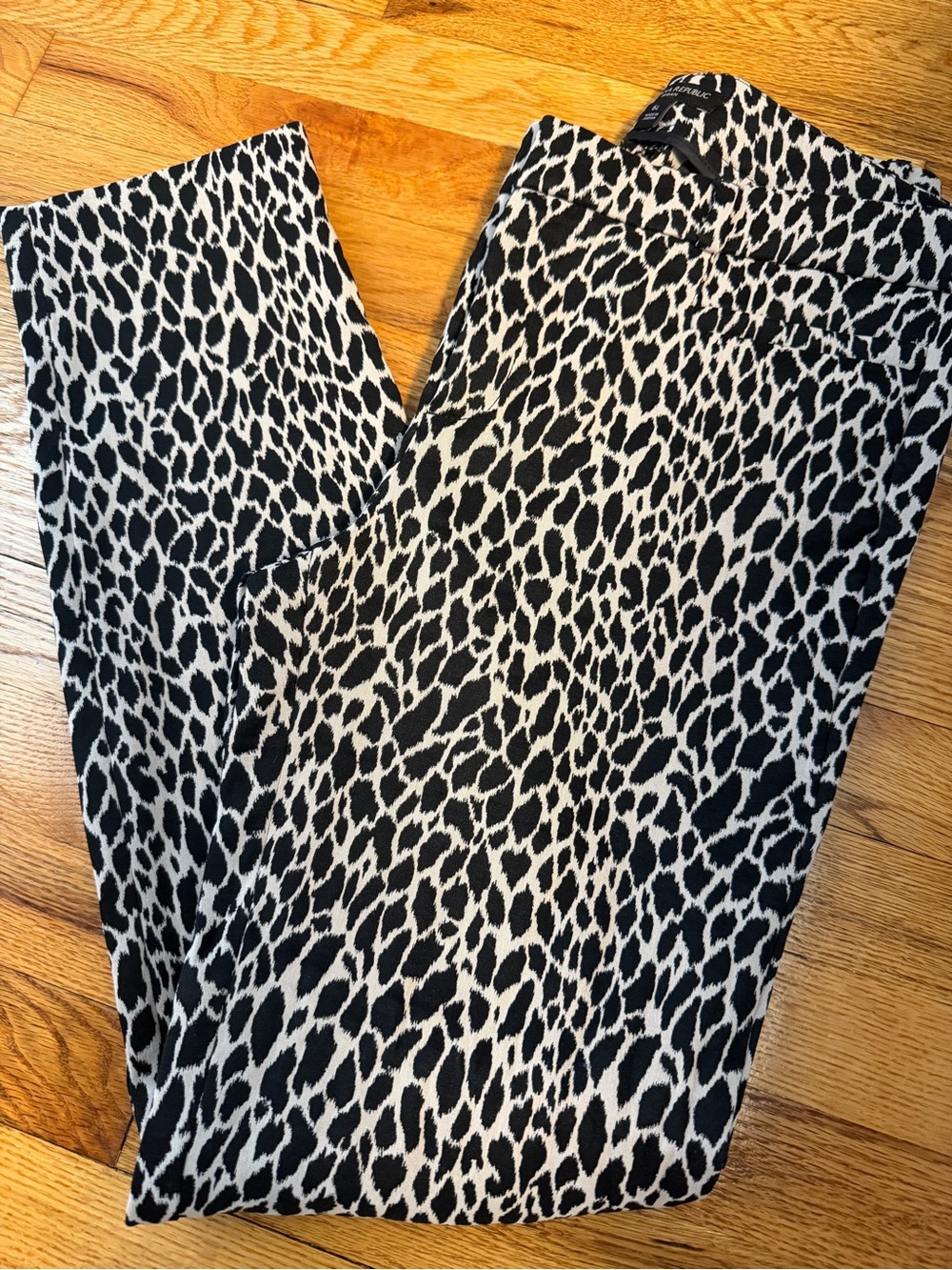 Banana Republic Black and White Leopard Print Pants_Size 6 Long